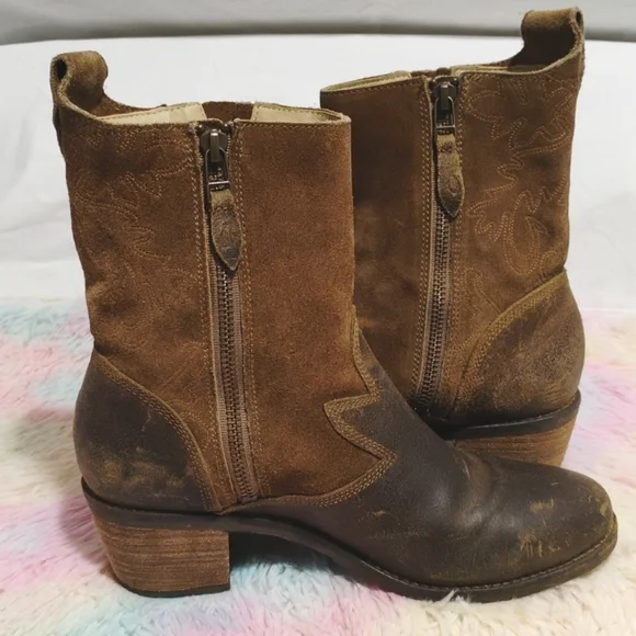 Olukai Kalulani Boot Seal Brown Mustang Distressed Boots Sz.7 Gently Worn - Picture 11 of 16